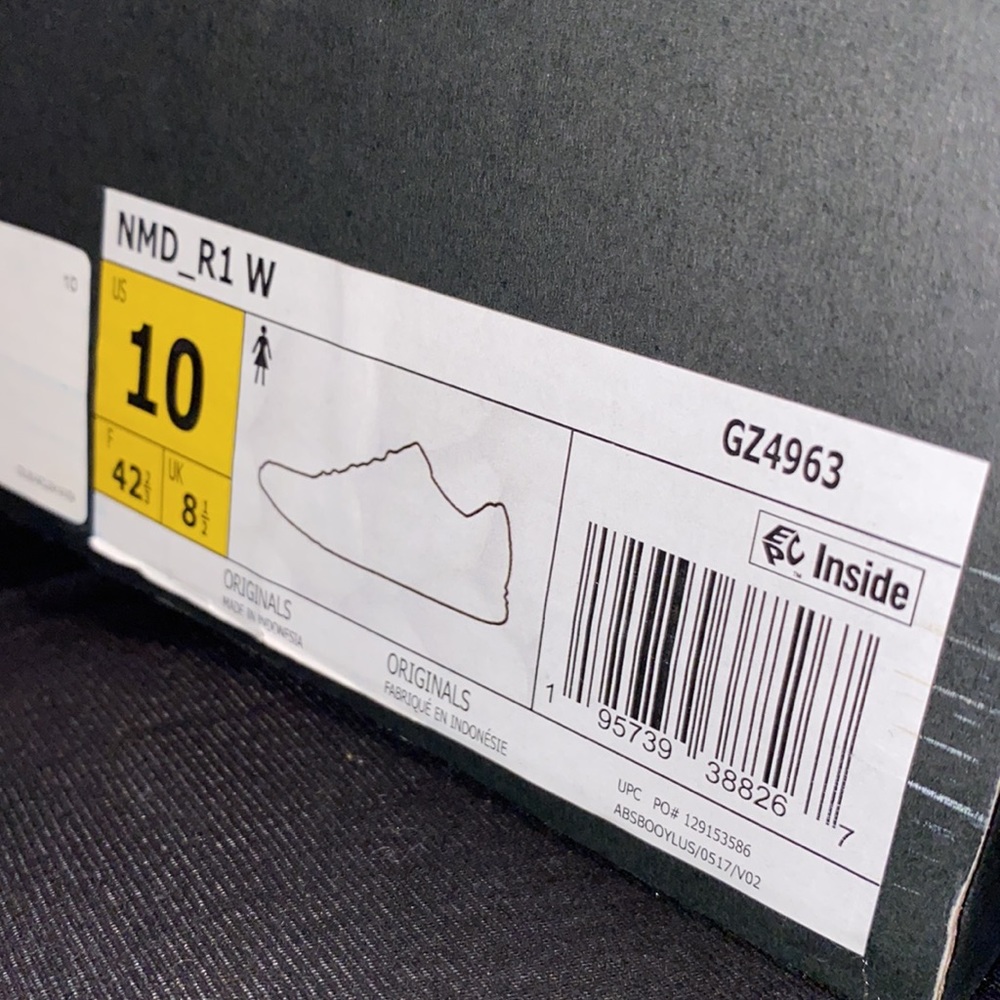 Women’s adidas NMD _R1  size 10 - Picture 4 of 4